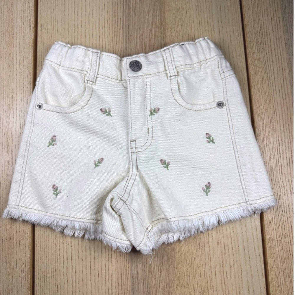 Easy-Peasy Girls‎ Cream Floral Embroidered Denim Shorts Frayed Hem 4T